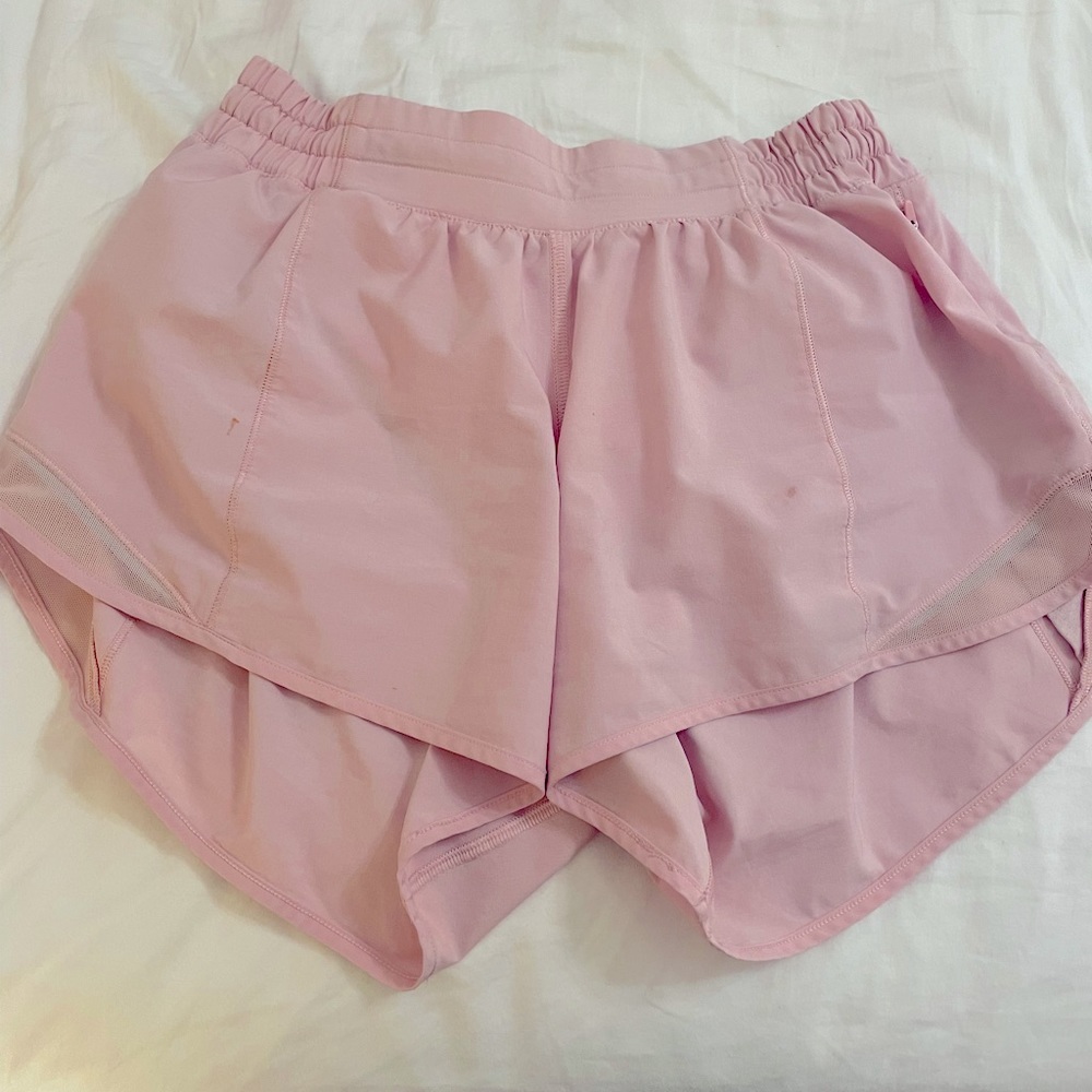 lululemon Hotty Hot Low-Rise Lined Short 4"